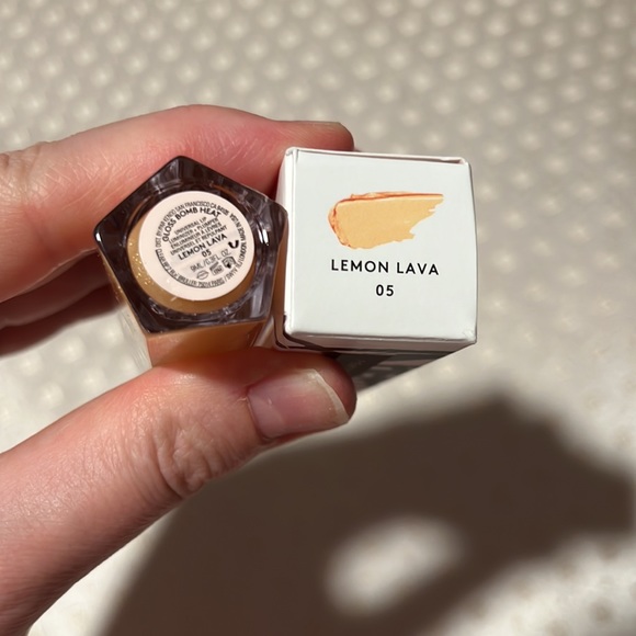 The FENTY BEAUTY by Rihanna Gloss Bomb Heat -Lemon Lava - Picture 3 of 3